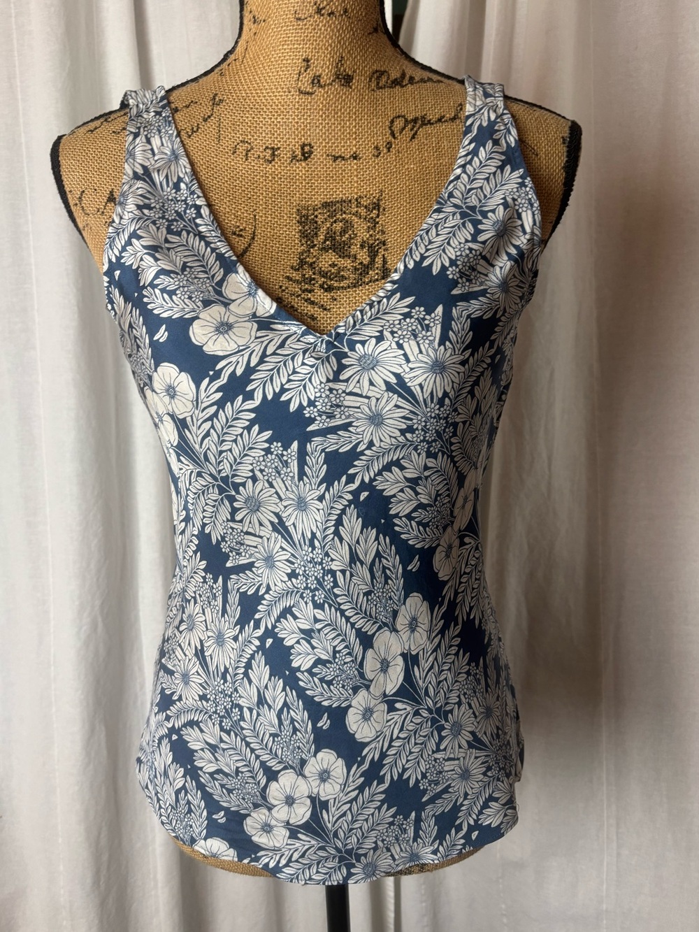 J Crew X Abigail Borg Blue White Floral Print 100% Silk Tank Top Sz 0